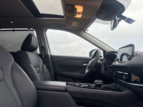 Certified 2023 Nissan Rogue SL w/ SL Premium Package image 30