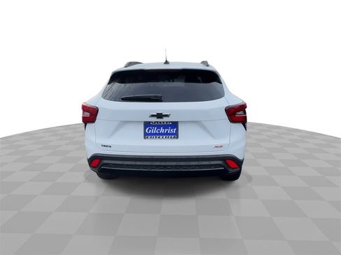 Certified 2025 Chevrolet Trax RS w/ Driver Confidence Package image 7