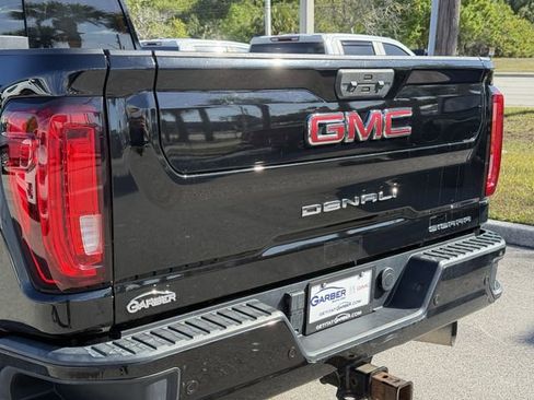 Used 2020 GMC Sierra 2500 Denali w/ Denali Ultimate Package image 10