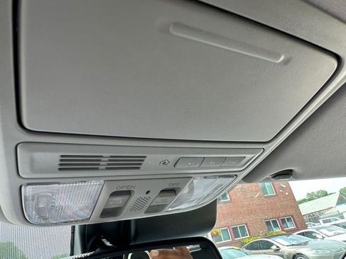 Used 2017 Honda Pilot Touring image 29