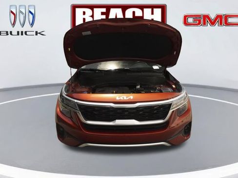 Used 2023 Kia Seltos S w/ Navigation Package FWD image 9