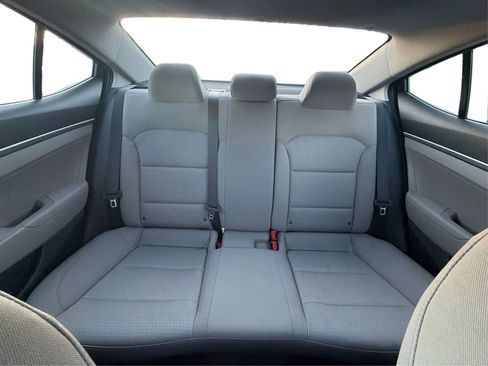 Used 2018 Hyundai Elantra SE w/ SE Connectivity Package 04 image 18