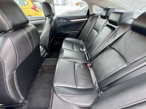 Used 2018 Honda Civic Touring image 17