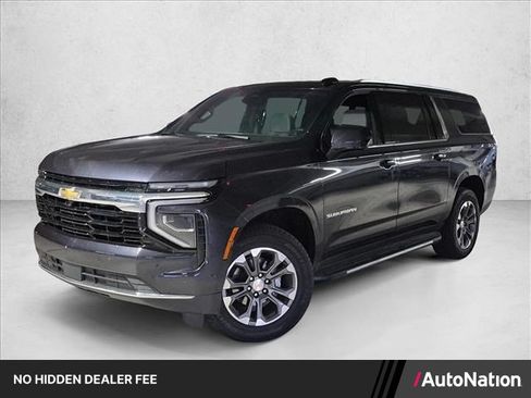 Used 2025 Chevrolet Suburban LS RWD image 1