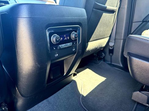 Used 2023 Chevrolet Tahoe Premier AWD/4WD image 18