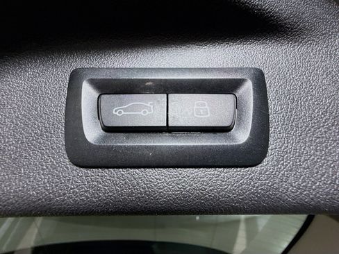 Used 2023 BMW X7 xDrive40i w/ Premium Package AWD/4WD image 44
