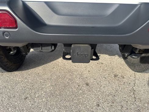 Used 2020 Jeep Wrangler Unlimited Sahara w/ Safety Group image 12