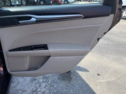 Used 2019 Ford Fusion SEL image 33