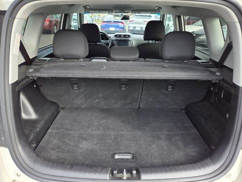 Used 2019 Kia Soul + image 12