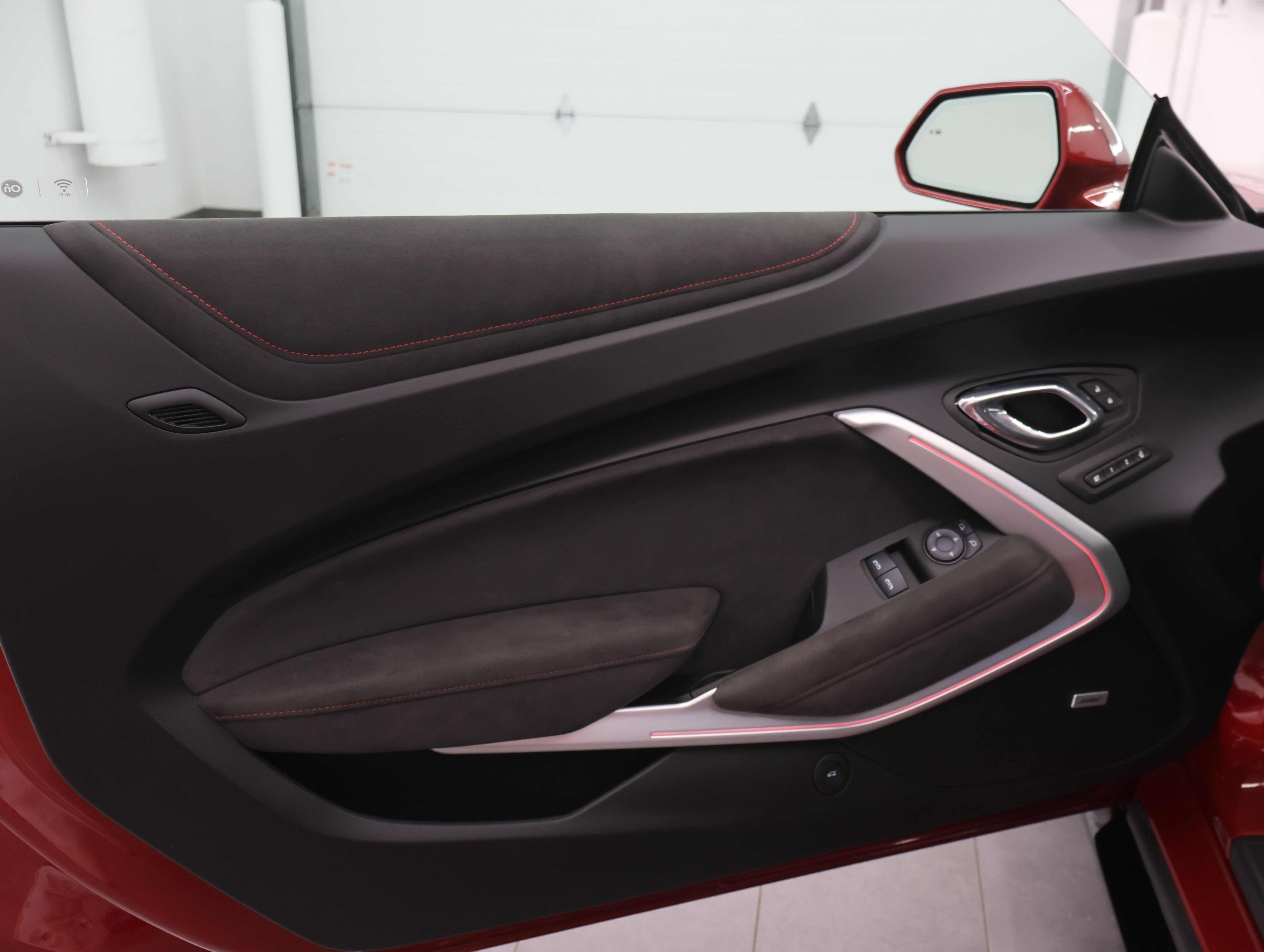 Used 2017 Chevrolet Camaro ZL1 RWD image 33