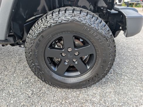 Used 2016 Jeep Wrangler Unlimited Sport AWD/4WD image 9
