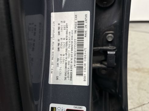 Used 2025 MAZDA MAZDA3 s image 12