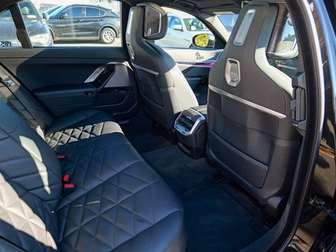 Used 2023 BMW 740i w/ Parking Assistance Package image 33