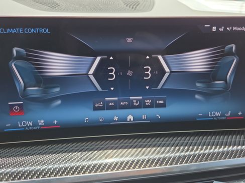 New 2026 BMW X7 M60i w/ Climate Comfort Package AWD/4WD image 30