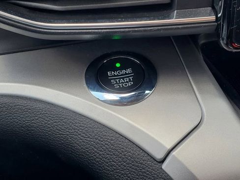 Used 2021 Ford Explorer XLT w/ Equipment Group 202A image 22