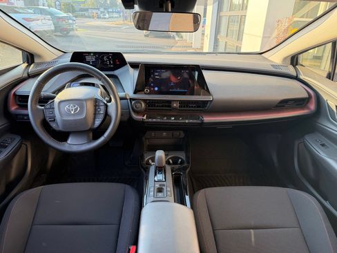 Used 2024 Toyota Prius Prime FWD image 5