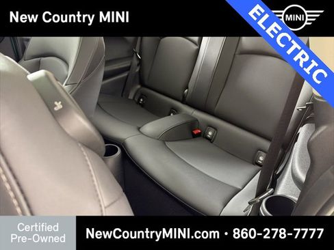 Certified 2024 MINI Cooper SE image 18