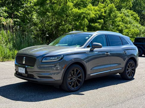 Used 2023 Lincoln Nautilus Reserve w/ Monochromatic Package AWD/4WD image 3