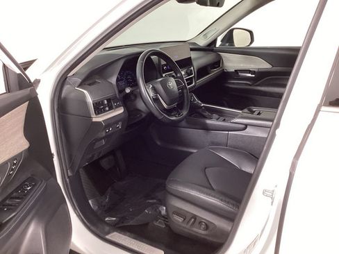 Used 2024 Toyota Grand Highlander AWD image 34