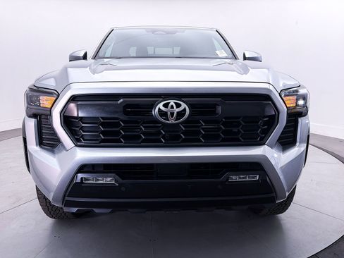 Used 2024 Toyota Tacoma TRD Off-Road w/ TRD Off Road Upgrade Package AWD/4WD image 11
