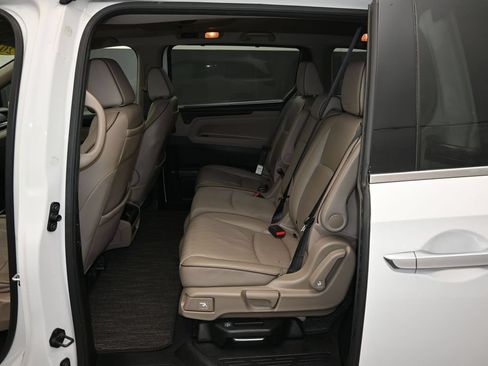 Used 2022 Honda Odyssey Elite image 15