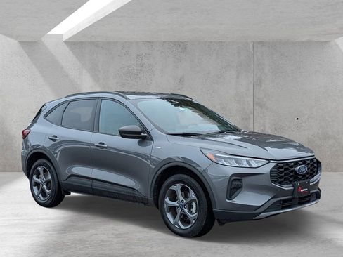 Certified 2025 Ford Escape ST-Line AWD/4WD image 1