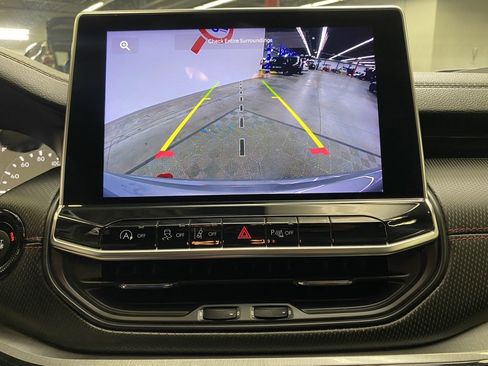 Used 2023 Jeep Compass Trailhawk image 39