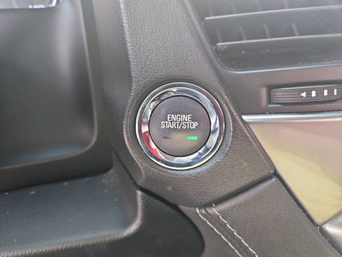 Used 2020 Chevrolet Suburban Premier image 16