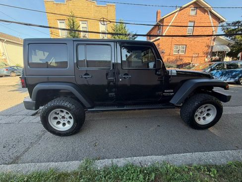 Used 2018 Jeep Wrangler Unlimited Sport S AWD/4WD image 6