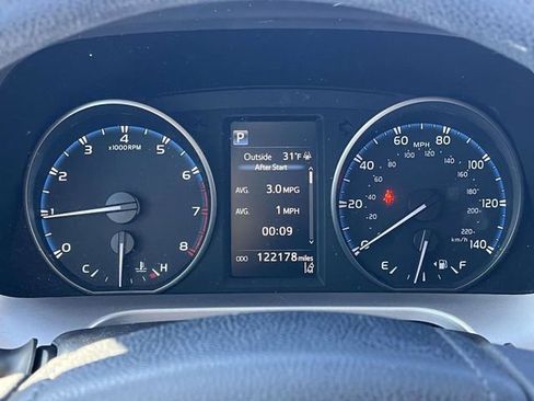 Used 2017 Toyota RAV4 LE image 31