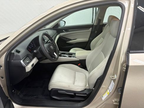 Used 2019 Honda Accord LX image 9