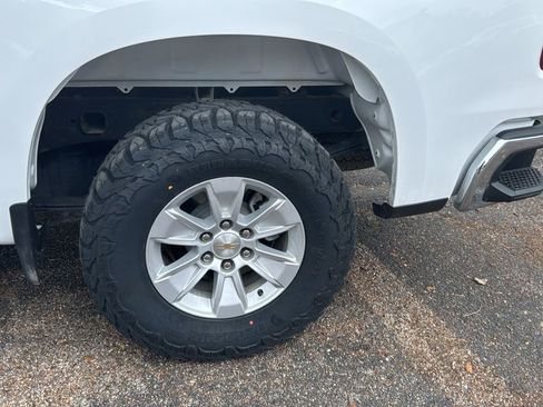 Used 2025 Chevrolet Silverado 1500 LT w/ Safety Package image 17