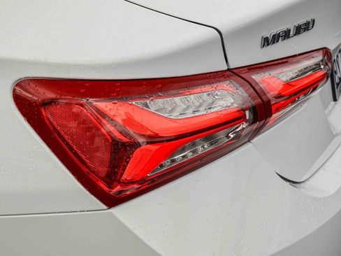 Used 2021 Chevrolet Malibu LT image 23