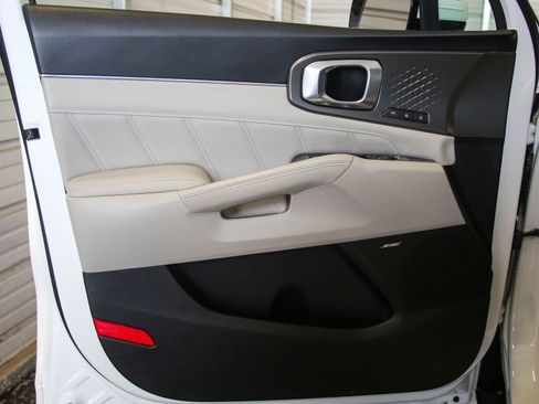 Used 2022 Kia Sorento SX Prestige w/ Panoramic Sunroof Package image 25