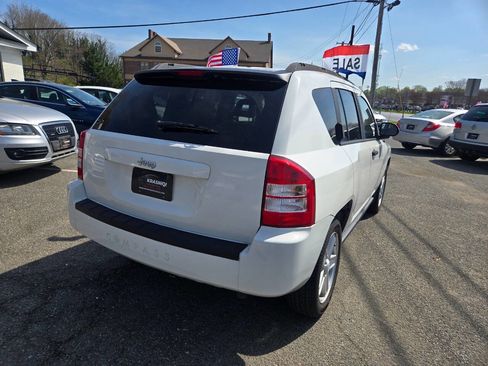 Used 2007 Jeep Compass Sport FWD image 9