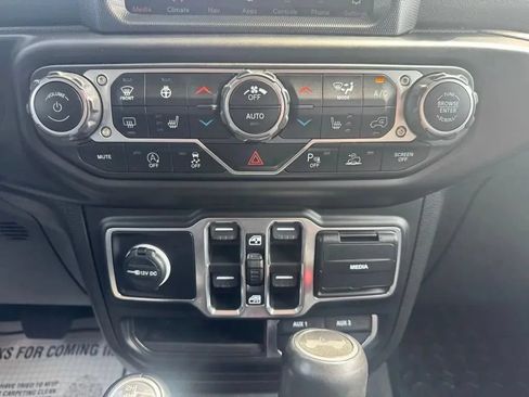 Used 2021 Jeep Wrangler Unlimited Sahara AWD/4WD image 27