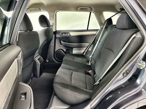 Used 2017 Subaru Outback 2.5i Premium AWD/4WD image 23