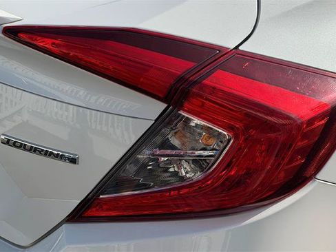 Used 2020 Honda Civic Touring image 14