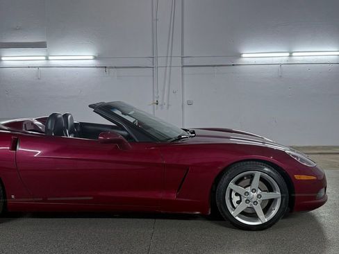 Used 2006 Chevrolet Corvette Convertible w/ Preferred Equipment Group image 21
