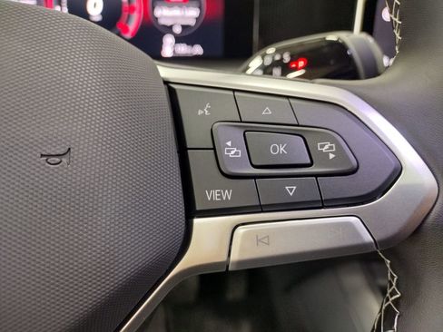 New 2025 Volkswagen Tiguan SE image 27