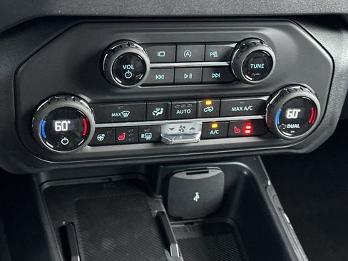 New 2025 Ford Bronco Outer Banks image 27