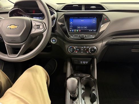 Used 2021 Chevrolet TrailBlazer LT w/ Convenience Package FWD image 24