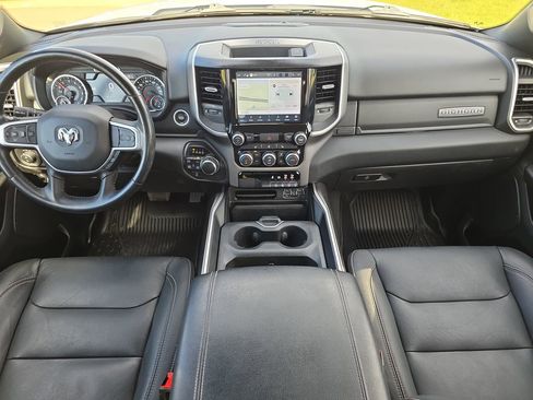 Used 2022 RAM 1500 Big Horn w/ Night Edition AWD/4WD image 9