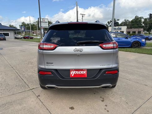 Used 2017 Jeep Cherokee Limited w/ Luxury Group AWD/4WD image 7