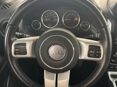 Used 2015 Jeep Compass High Altitude FWD image 20