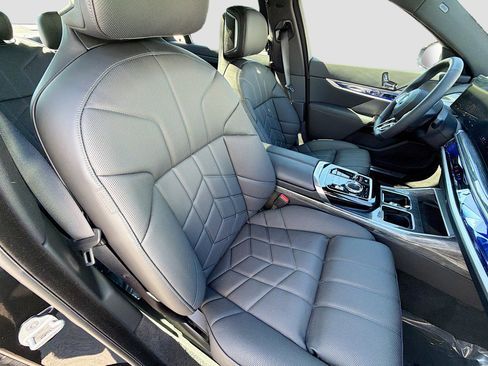Used 2026 BMW i7 eDrive50 w/ M Sport Package RWD image 14