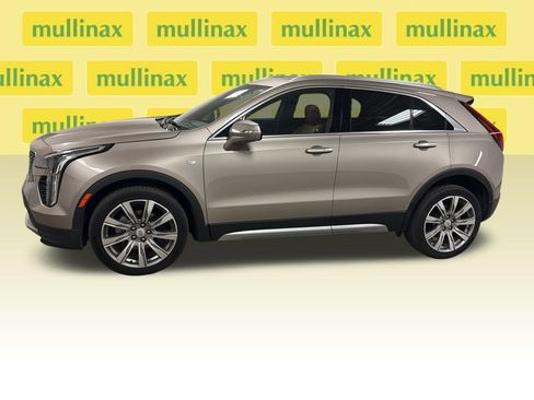 Used 2023 Cadillac XT4 Premium Luxury FWD image 9