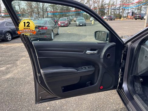 Used 2014 Chrysler 300 S image 12