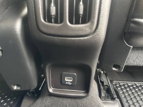 Used 2020 Jeep Compass Latitude w/ Cold Weather Group AWD/4WD image 41