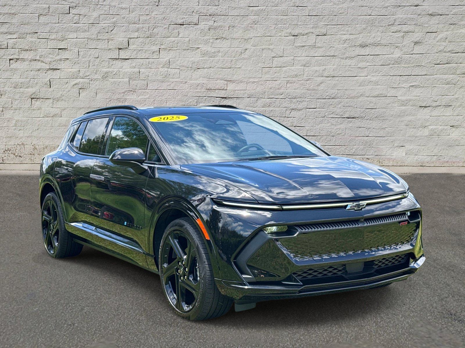 Used 2025 Chevrolet Equinox EV RS FWD image 6